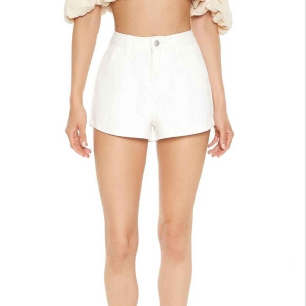 NWT F21 White Denim High Waist Curved Hem Shorts Mom Jeans New Forever 21 Cotton